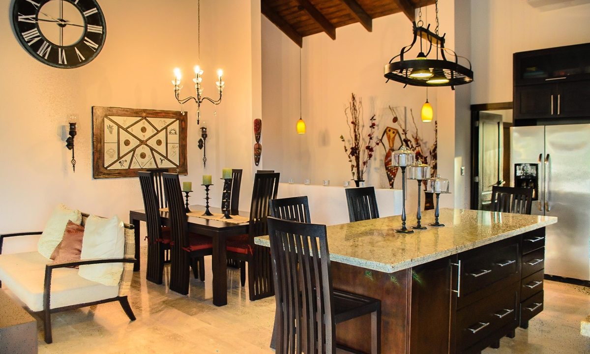 04 Kitchen & Dining Room