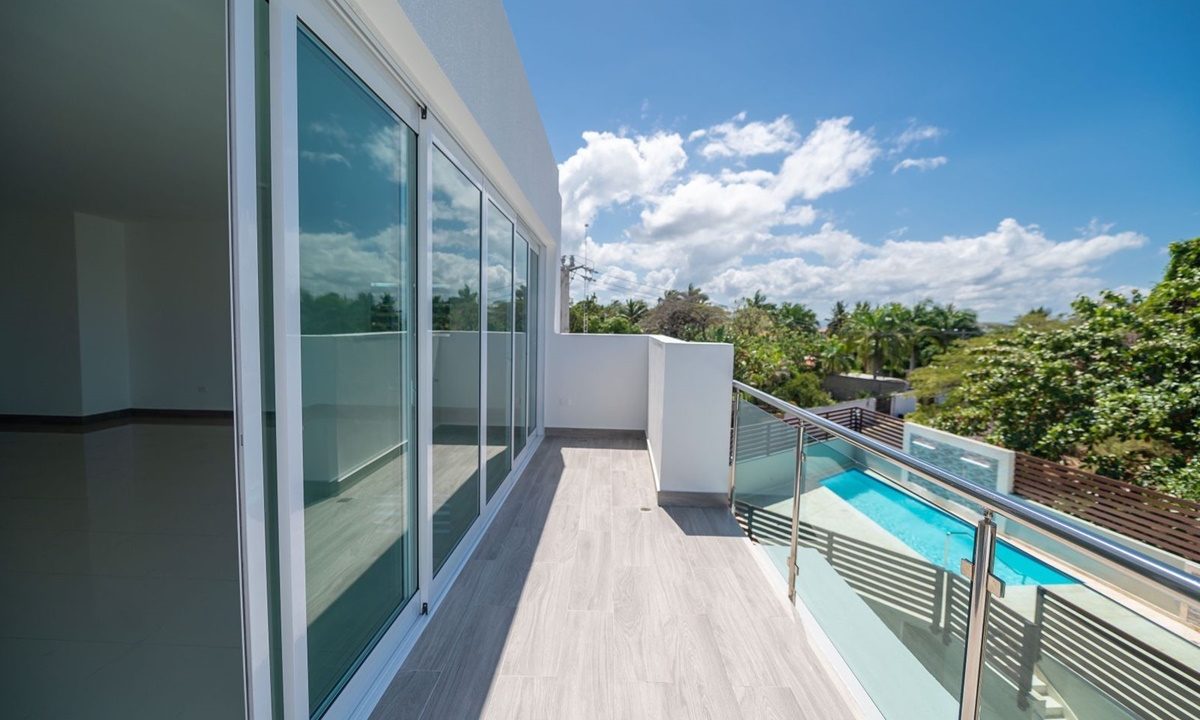 04 Apartment with a pool