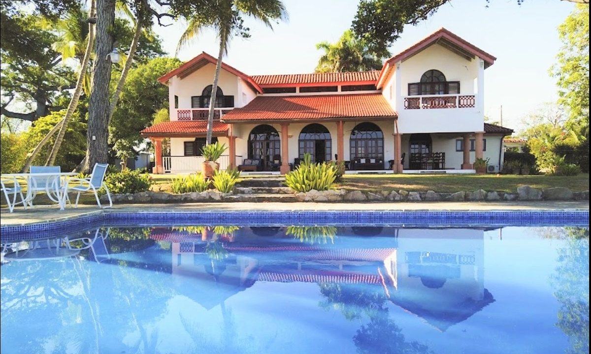 oceanfront villa for sale in Sosua
