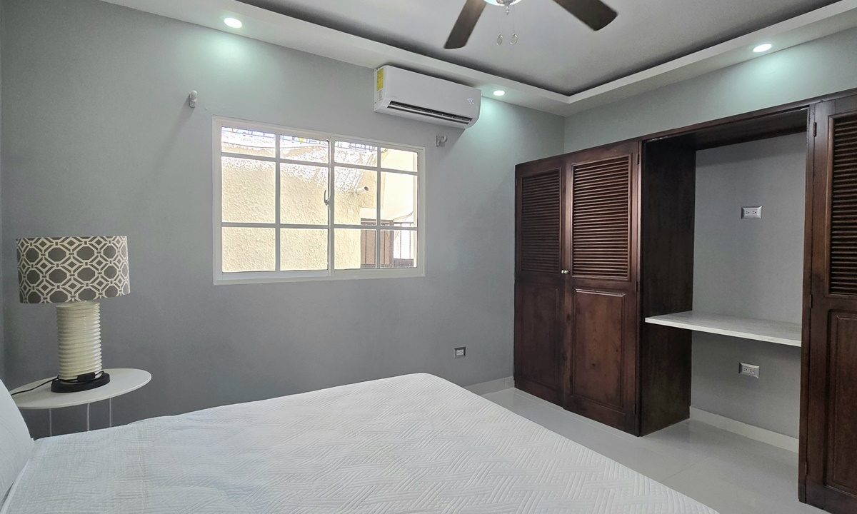 Villa bedroom 2 (6)