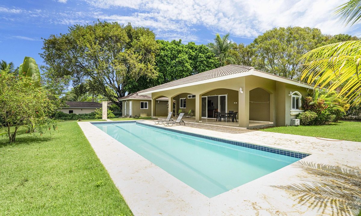 Pool area
