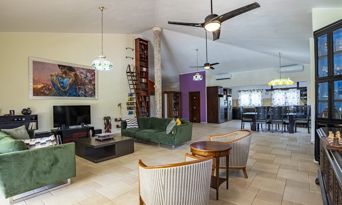 036A9063-HDR